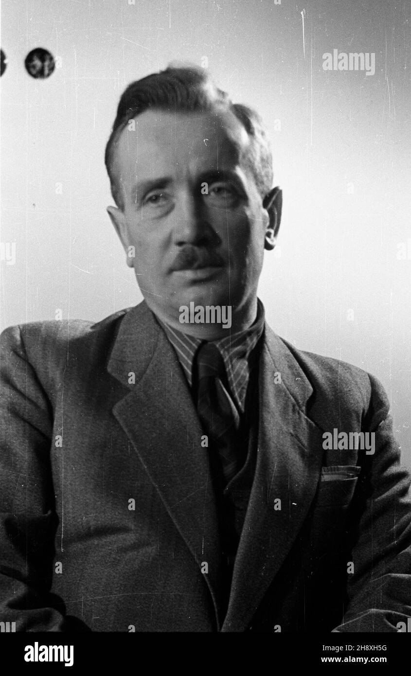 Polska, 1946. Ministro skarbu Konstanty D¹browski. po/gr PAP/Jerzy Baranowski Polonia, 1946. Ministro del Tesoro Konstanty Dabrowski, po/gr PAP/Jerzy Baranowski Foto Stock