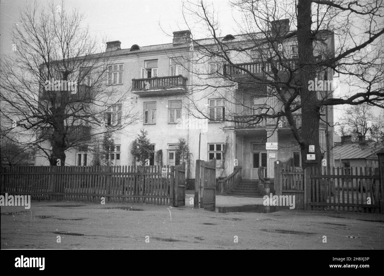 Polska, 1946. Szpital Polskiego Czerwonego Krzy¿a. Stanis³aw D¹browiecki. pap/ms PAP/s Szpitala Polonia, 1946. Un ospedale polacco della Croce Rossa. Nella foto: L'edificio dell'ospedale. ps/pp PAP/Stanislaw Dabrowiecki Foto Stock