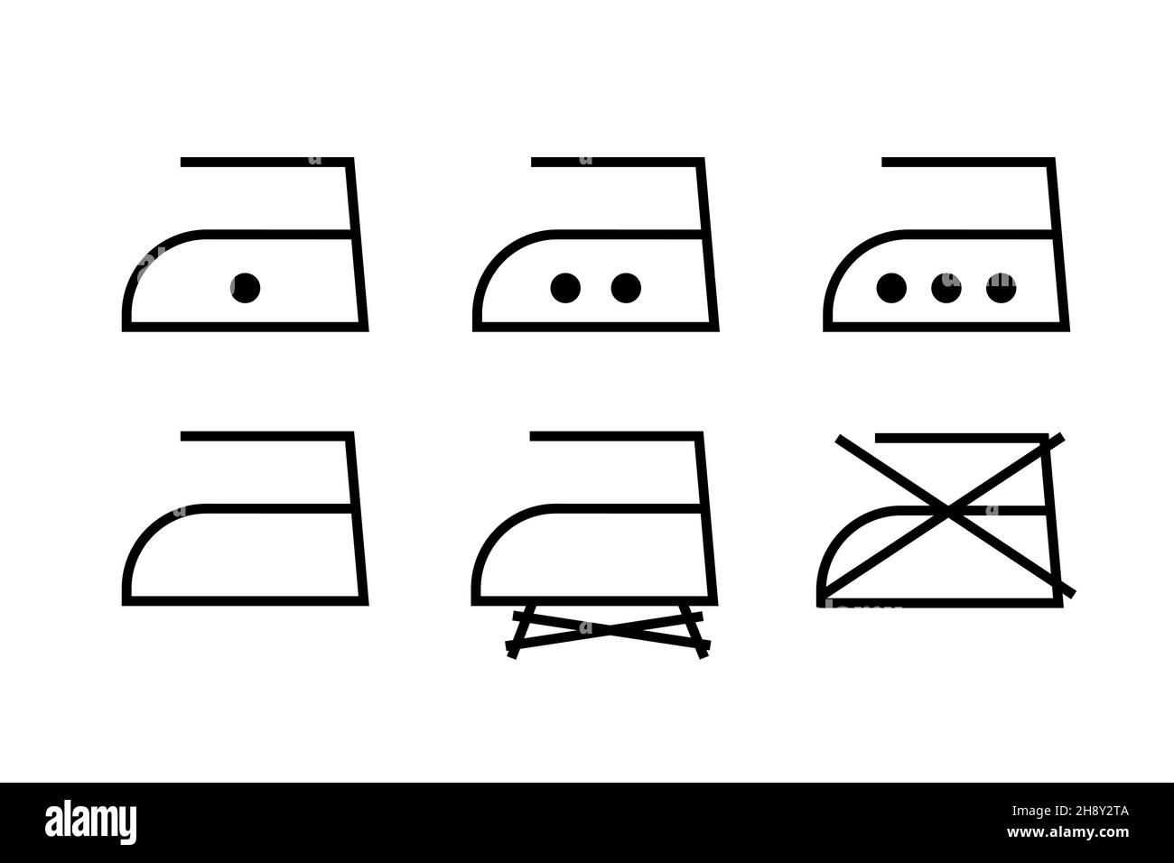 Set di icone per la stiratura. Contorno del vettore dei simboli del bucato isolato su sfondo bianco Illustrazione Vettoriale