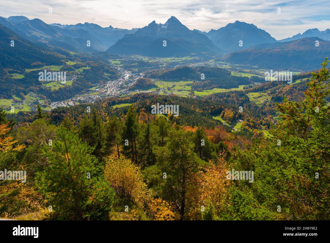 Montagna di Watchmann e Berchtesgaden visto dal Monte Kneifelspitz, 1168 m s.l.m. Maria Gern, Berchtesgaden, alta Baviera, Germania meridionale Foto Stock