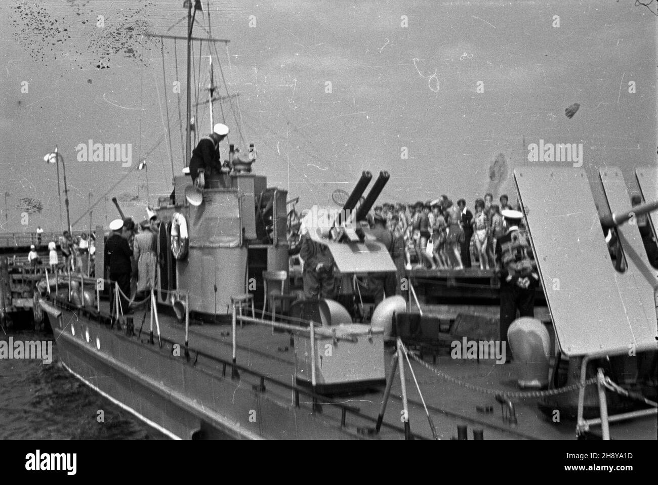 Sopot, 1946.07.27. Rewia statków na molo podczas obchodów Œwiêta Morza. ps/gr PAP/Sprudin Sopot, 27 luglio 1946. La parata della nave durante le celebrazioni dei giorni del mare. ps/ms PAP/Mikolaj Sprudin Foto Stock