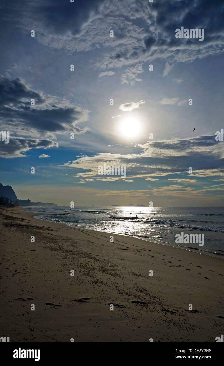 Alba a barra da Tijuca Beach, Rio, Brasile Foto Stock