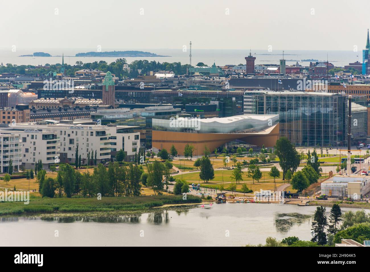 Helsinki Biblioteca Centrale Oodi visto dalla torre dello Stadio Olimpico di Helsinki Finlandia Foto Stock