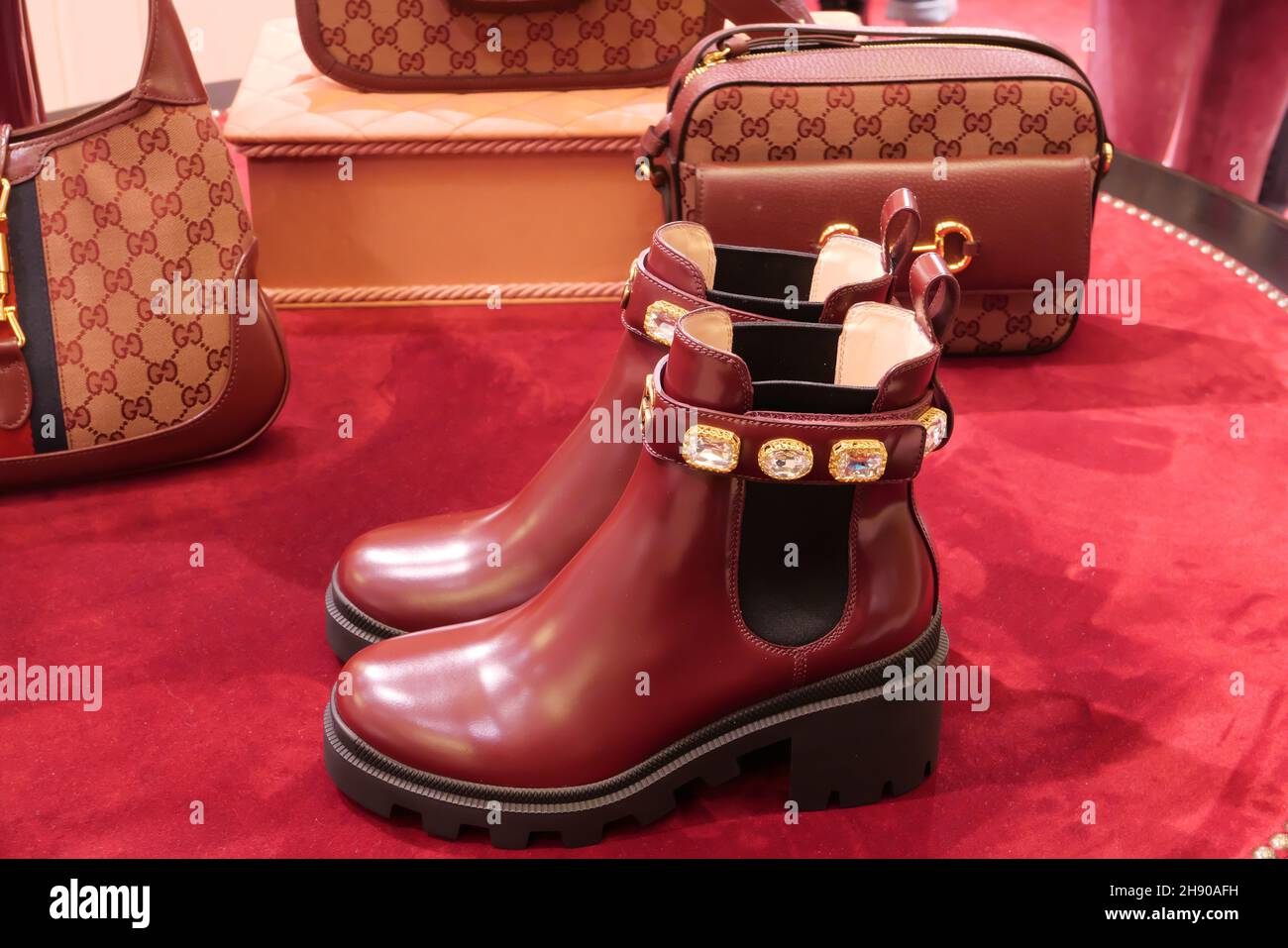 Stivali gucci immagini e fotografie stock ad alta risoluzione - Alamy