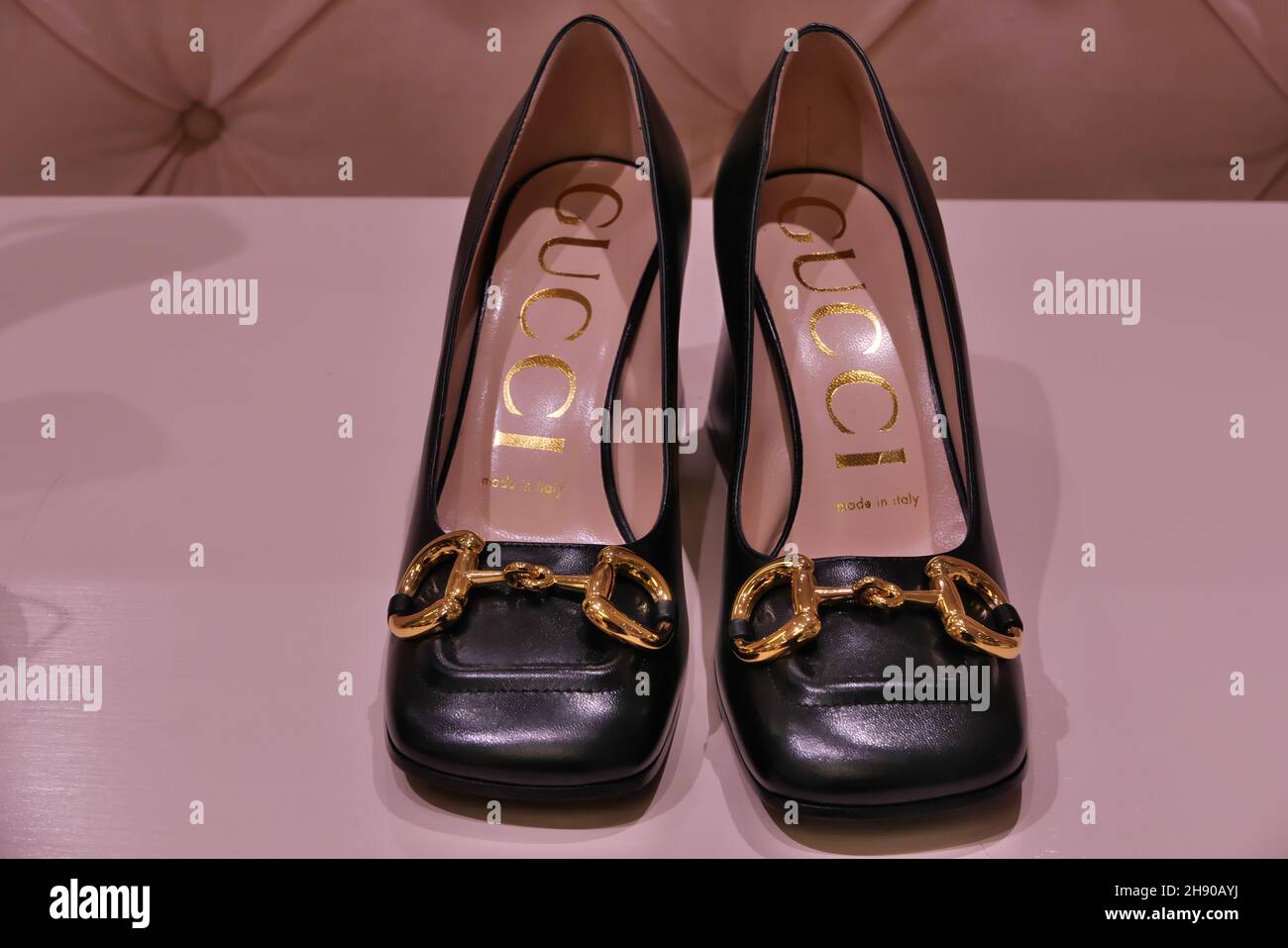 Scarpe top gucci finte