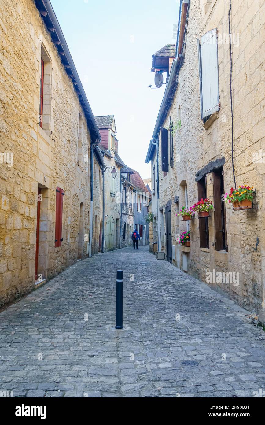 Dettagli delle belle strade di Montignac. Francia ottobre 2021 Foto Stock
