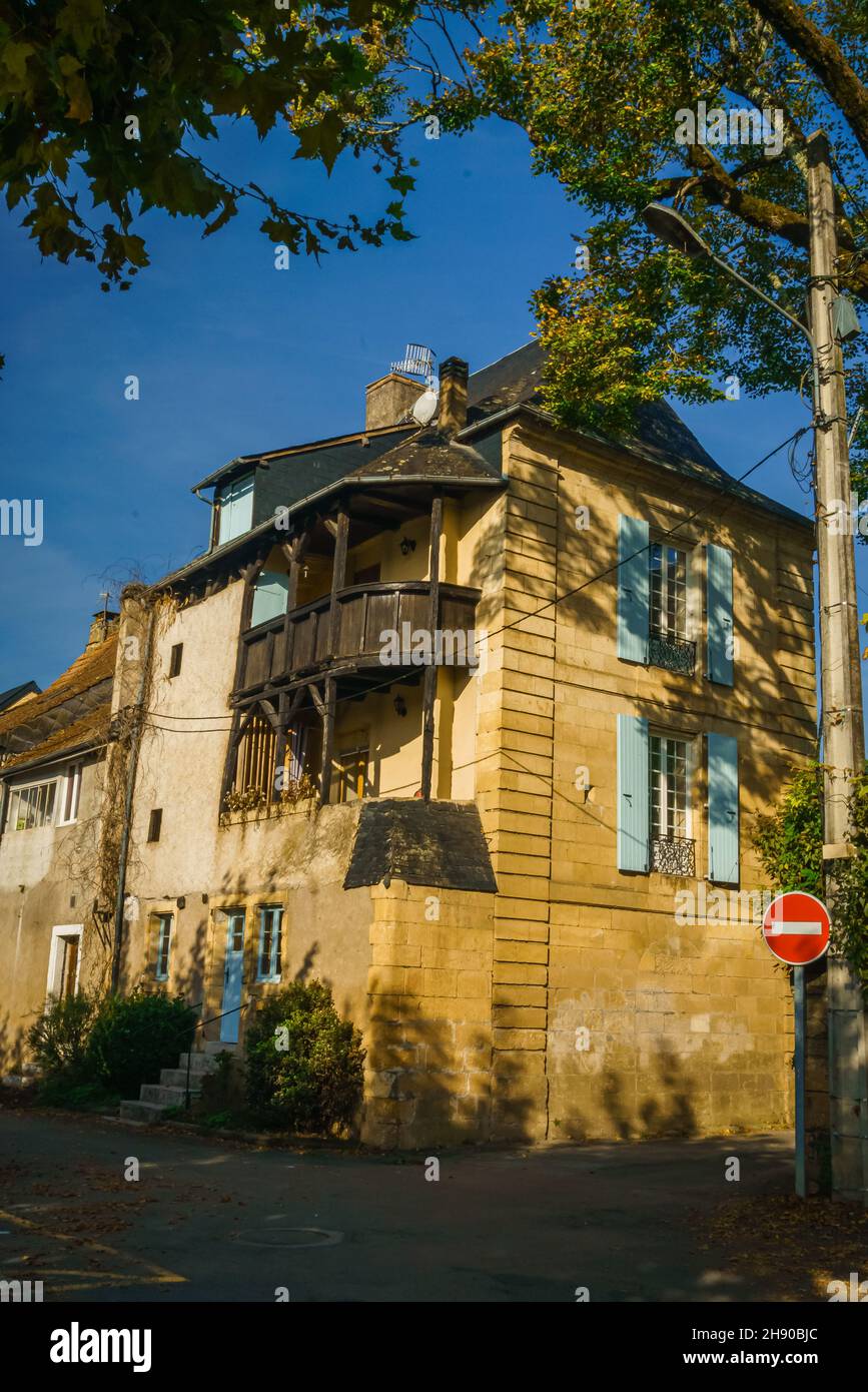 Dettagli delle belle case di Montignac. Francia ottobre 2021 Foto Stock