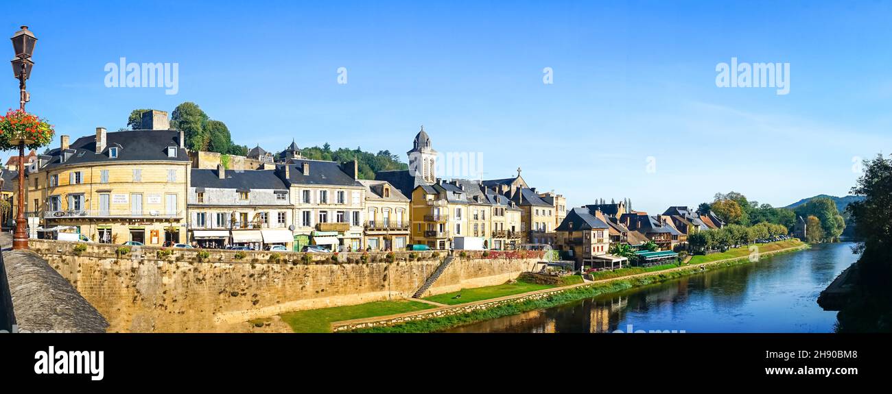 Panoramica di Montignac. Francia ottobre 2021 Foto Stock