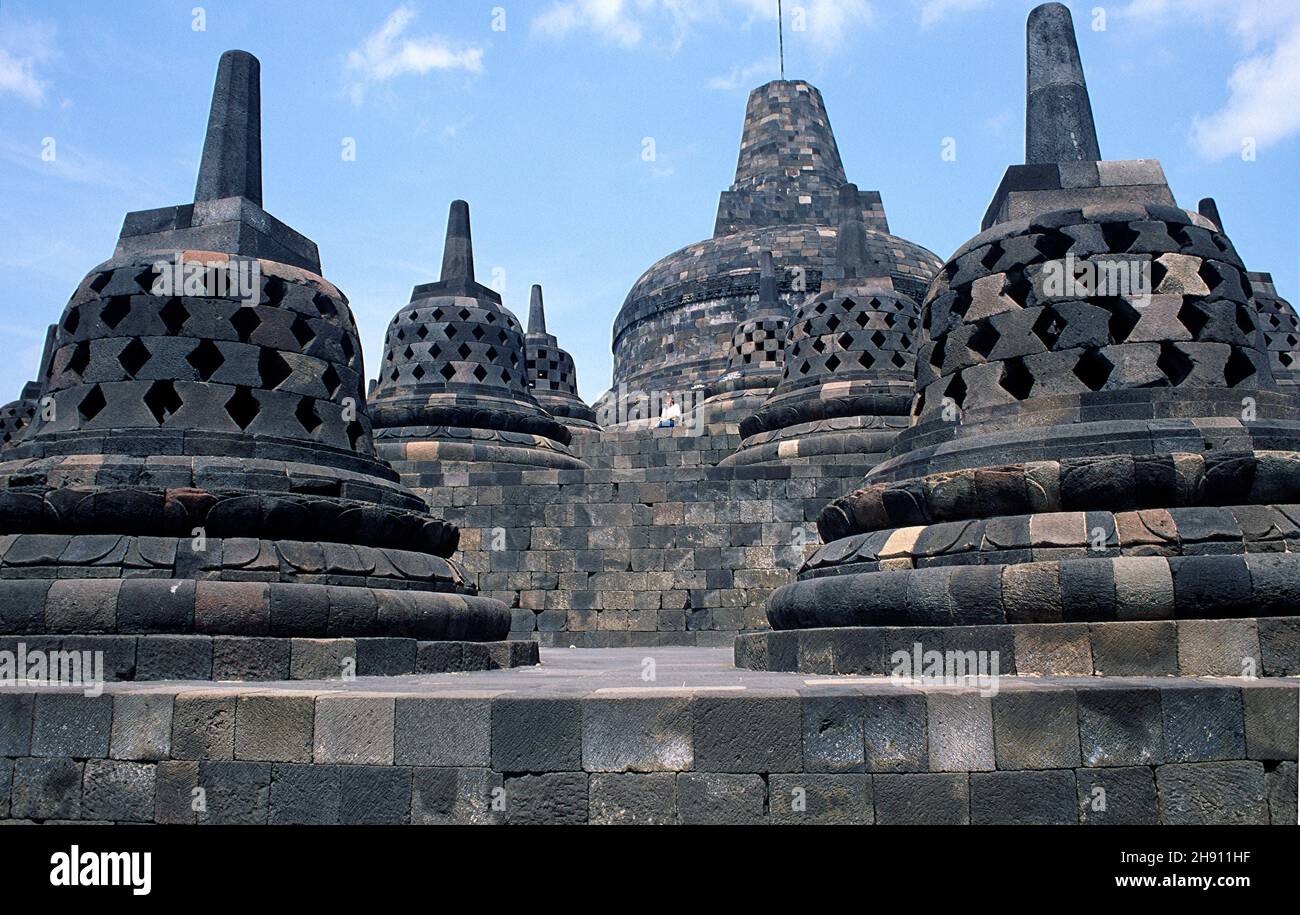 Borobudur o Barabudur è un tempio buddista Mahayana del 7 ° secolo. Magelang, Java, Indonesia. Foto Stock