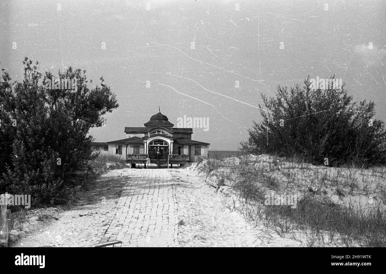 Szczecin, 1947-05. Willa nad jeziorem D¹bie. bb/gr PAP Dok³adny dzieñ wydarzenia nieustalony. Szczecin, maggio 1947. Una casa indipendente vicino al lago Dabie. bb/gr PAP Foto Stock