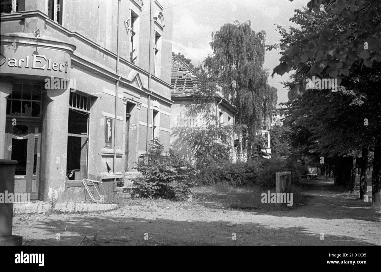 Szczecin, 1947-05. Zniszczone budynki w okolicy pl. Grunwaldzkiego. bb/gr PAP Dok³adny dzieñ wydarzenia nieustalony. Szczecin, maggio 1947. Case distrutte vicino a Piazza Grunwaldzki. bb/gr PAP Foto Stock