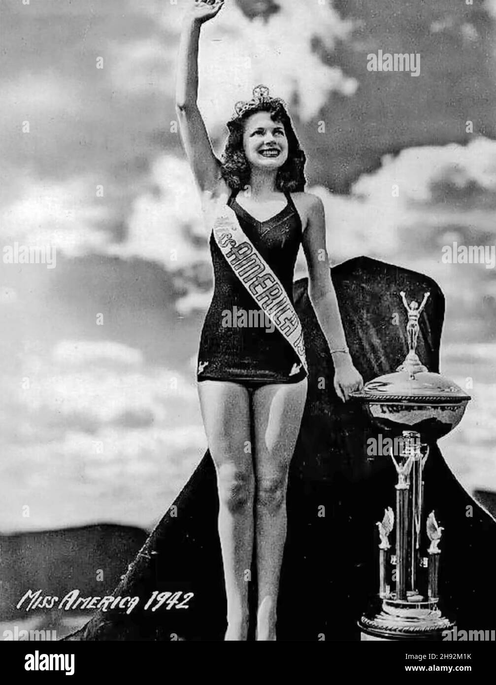 JO-CARROLL DENNISON (1923-2021) modello americano e attrice cinematografica come Miss America il 12 settembre 1942 Foto Stock