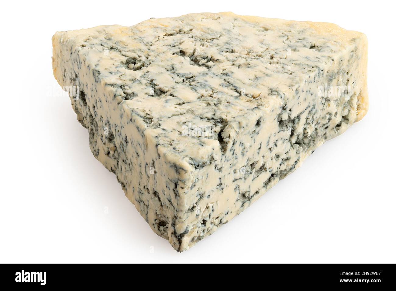 Cuneo di formaggio blu isolato su bianco. Foto Stock