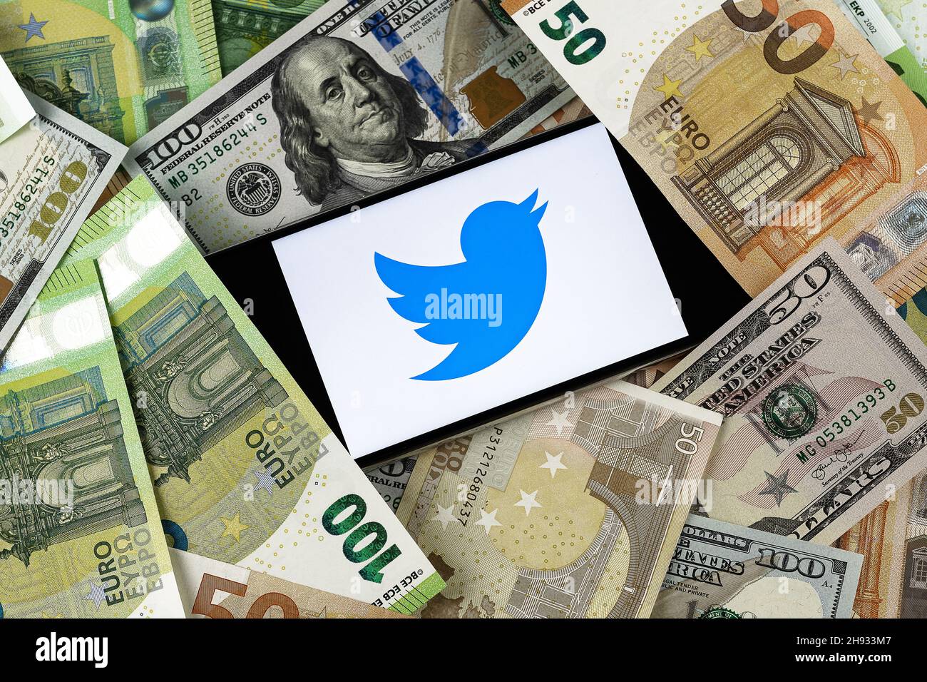 Editoriale Twitter. Foto illustrativa per notizie su Twitter - servizio di microblogging e social networking Foto Stock