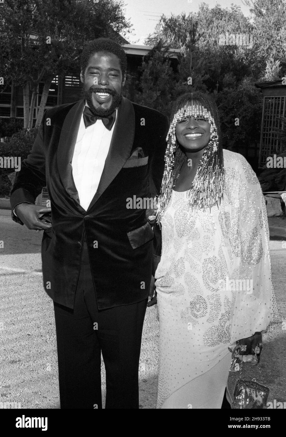 Barry White e Glodean White visto arrivare a una festa a Jerry Bus' recentemente acquistato 'Pickfair' palazzo a Beverly Hills, California il 17 giugno 1981. Credit: Ralph Dominguez/MediaPunch Foto Stock