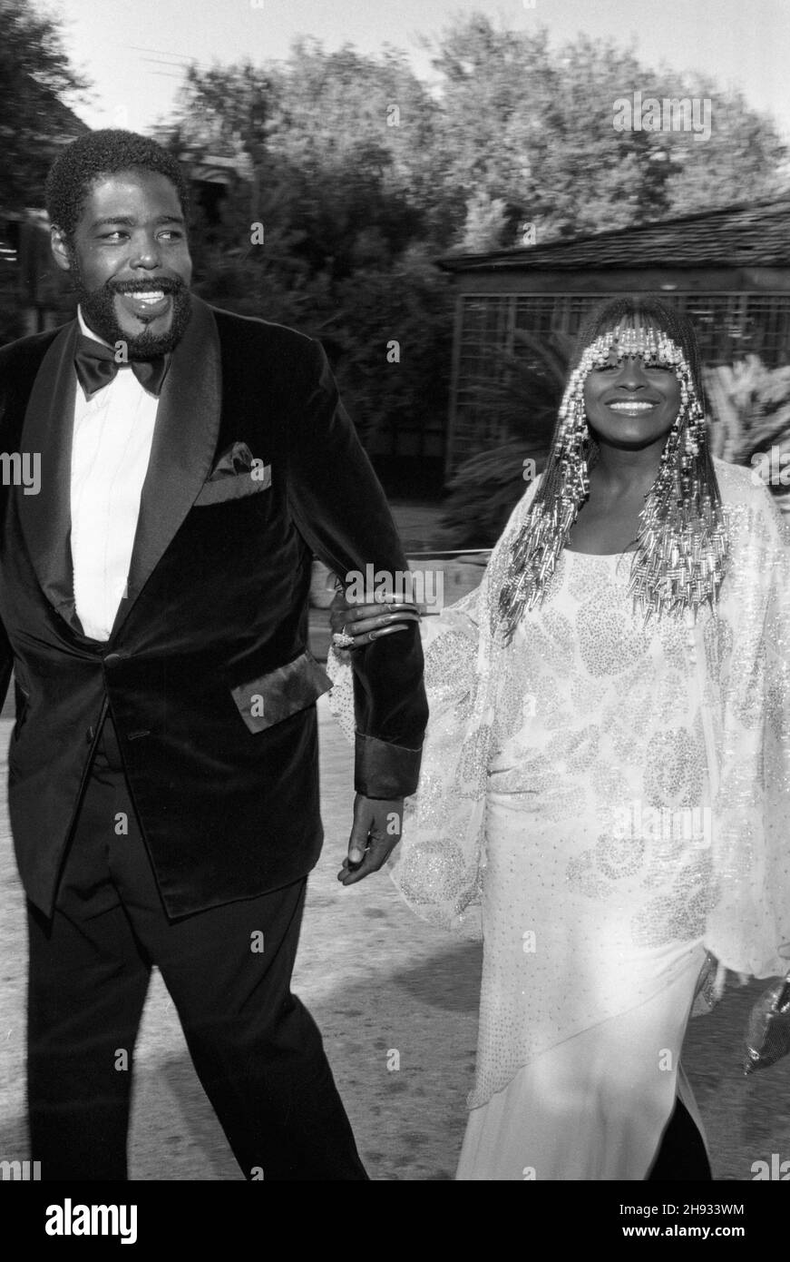 Barry White e Glodean White visto arrivare a una festa a Jerry Bus' recentemente acquistato 'Pickfair' palazzo a Beverly Hills, California il 17 giugno 1981. Credit: Ralph Dominguez/MediaPunch Foto Stock