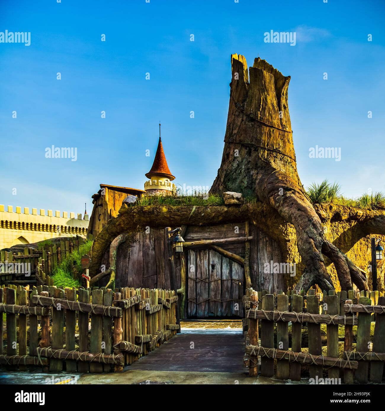 Shrek's Swamp House presso gli Universal Studios Singapore. Foto Stock