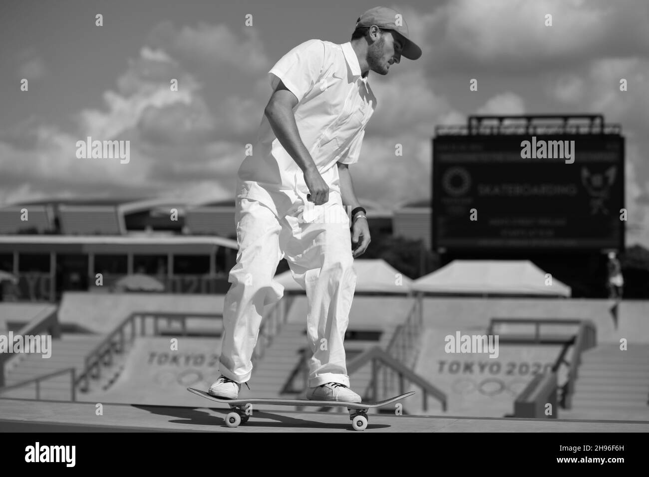 25 LUGLIO 2021 - TOKYO, GIAPPONE: Vincent MILOU di Francia davanti ai relimi di strada degli uomini di Skateboarding all'Ariake Urban Sports Park durante il Tok Foto Stock