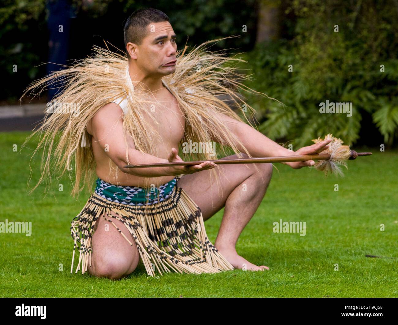 Un tradizionale benvenuto Maori alla cerimonia ufficiale per Felipe Calderon Hinojosa, Presidente del Messico, presso il Palazzo del Governo durante la sua visita di Stato ad Auckland, Nuova Zelanda, venerdì 7 settembre 2007. Foto Stock