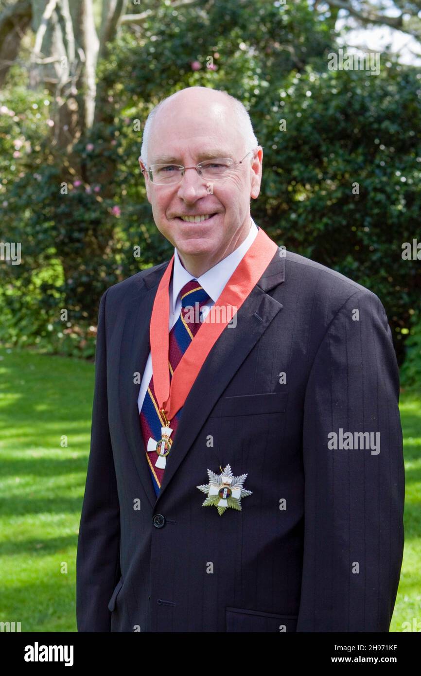 Fondatore del magazzino, Stephen Tindall dopo aver ricevuto l'Insignia di un Distinguished Companion dell'Ordine di Merit della Nuova Zelanda per i servizi alle imprese e alla comunità in una cerimonia di investitura a Government House, Auckland, Nuova Zelanda mercoledì 19 settembre 2007. Foto Stock