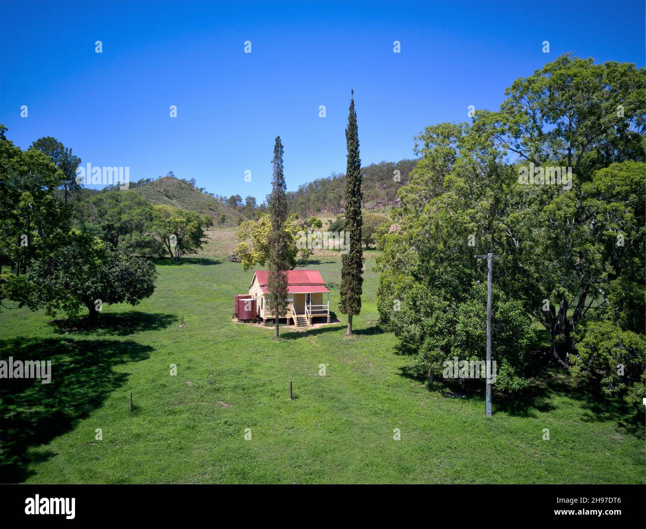 Vista aerea della storica Boolboonda state School vicino a Gin Gin Queensland Australia Foto Stock