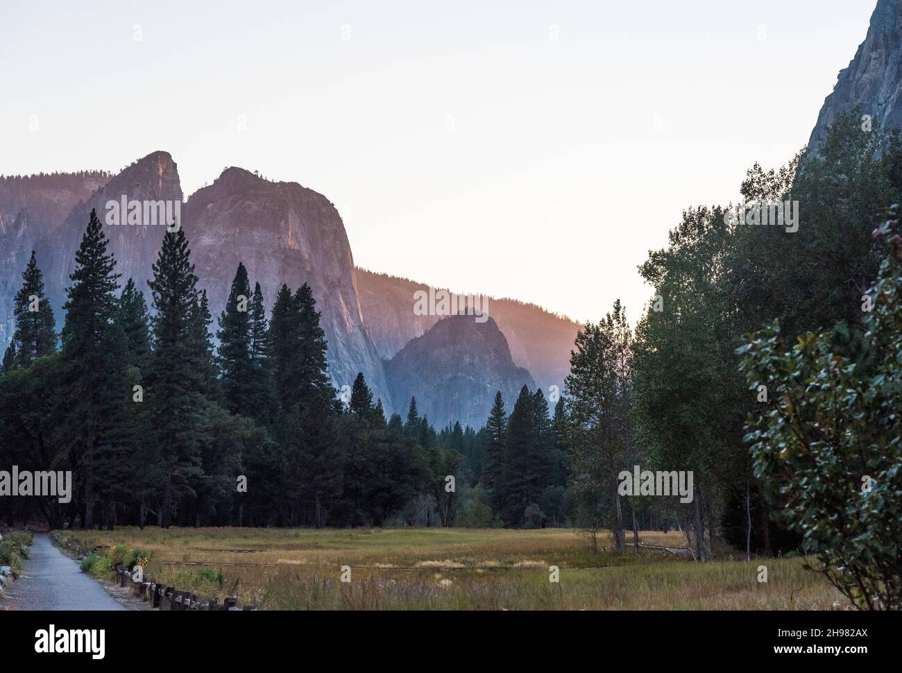 Tramonto nella Yosemite Valley, Yosemite National Park, USA Foto Stock