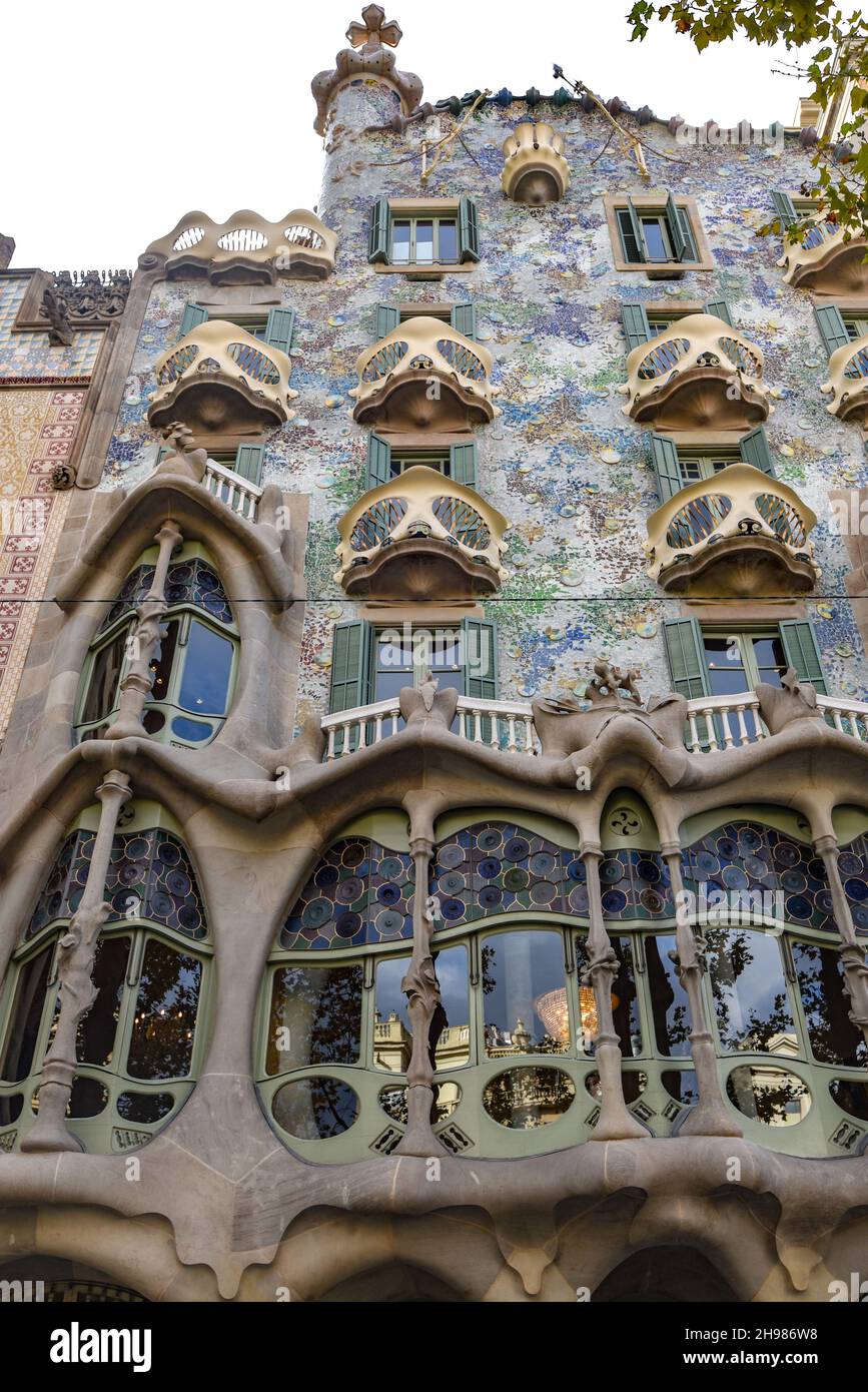 Barcellona, Spagna - 22 Nov, 2021: Facciata di Casa Batllo di Gaudi, Passeig de Gracia, Barcellona, Catalogna (Catalogna), Spagna, Europa Foto Stock