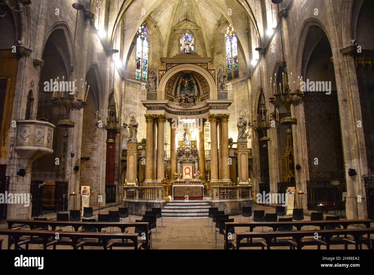 Barcellona, Spagna - 23 Nov, 2021: Interno della Basilica del Sants Martirs Just i Pastor Church, Barcellona, Catalogna, Spagna Foto Stock
