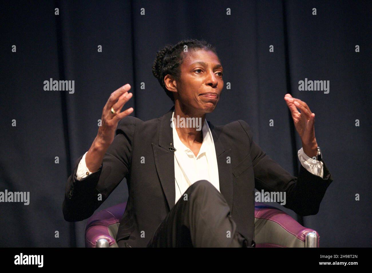 Edimburgo, Regno Unito, 18 novembre 2021: Dame Sharon White, presidente della John Lewis Partnership, in un panel presso lo SCDI Forum. PIC: Terry Murden / Alamy Foto Stock