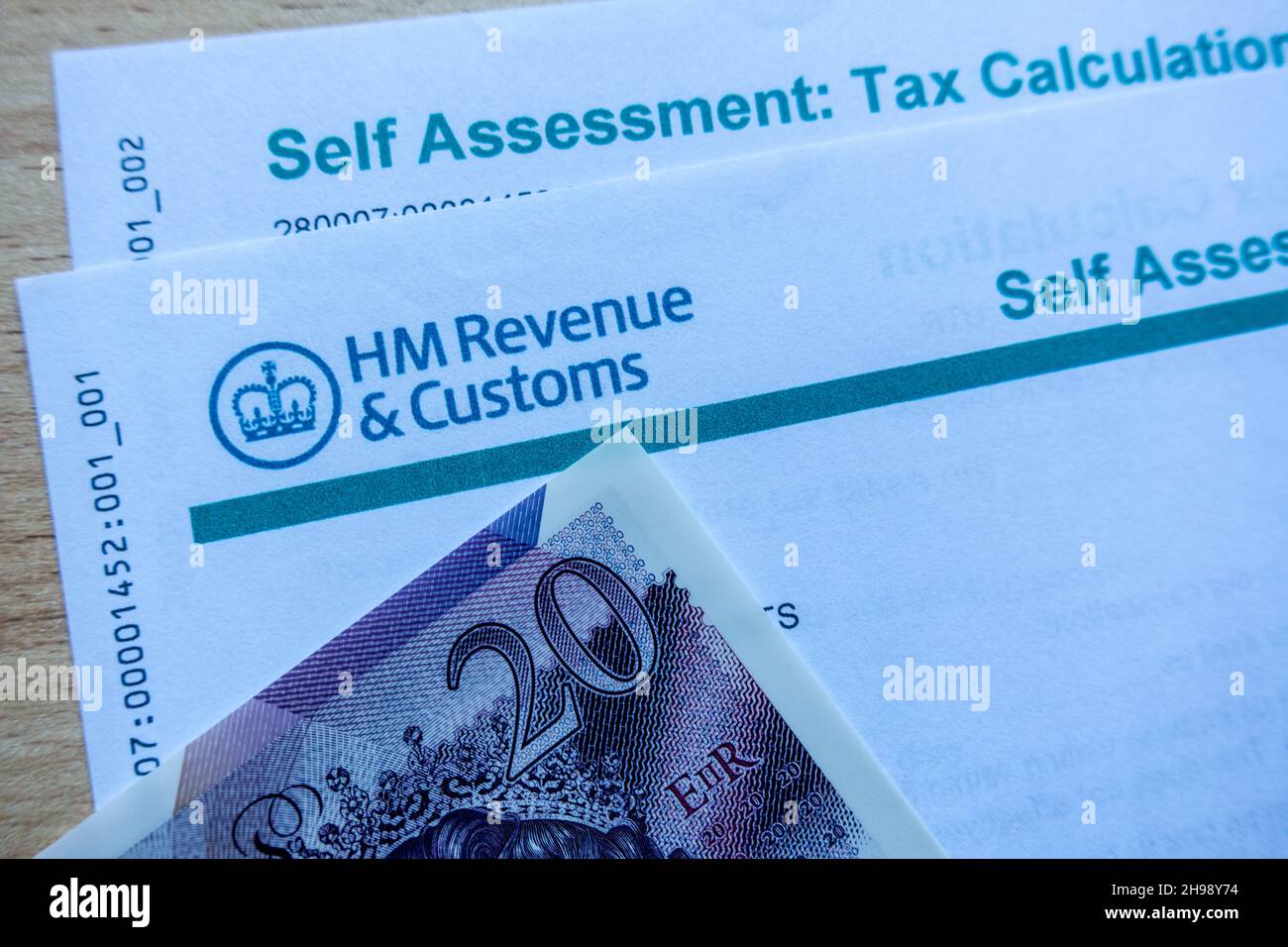 Lettera di autovalutazione HMRC da parte del tassista britannico Foto Stock