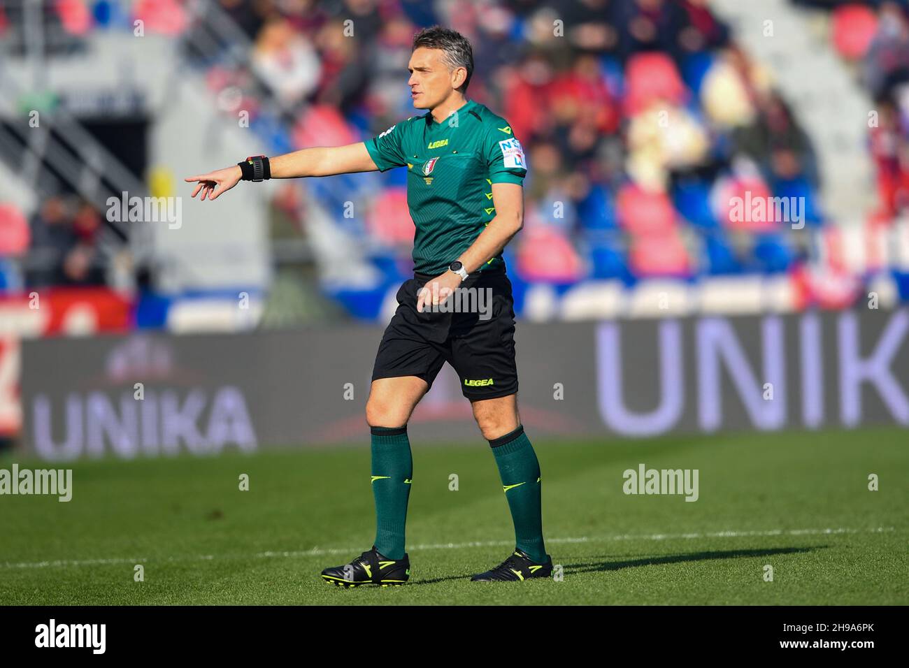 Massimiliano Irrati (Referee) Durante la partita italiana 'srie A' tra Bologna 2-3 Fiorentina allo Stadio Renato Dall Ara il 5 dicembre 2021 a Bologna. (Foto di Maurizio Borsari/AFLO) Foto Stock