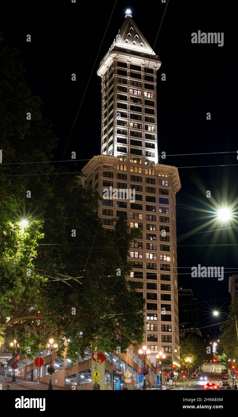 Smith Tower. Vista da Yesler Way. Seattle, stato di Washington, Stati Uniti. Foto Stock