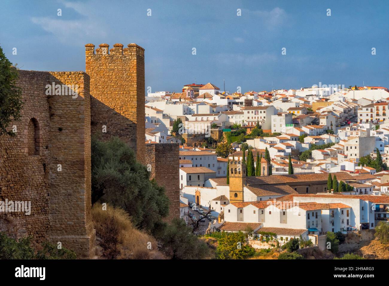 Antiche cittadelle e case bianche, Ronda, Provincia di Malaga, Comunità autonoma dell'Andalusia, Spagna Foto Stock