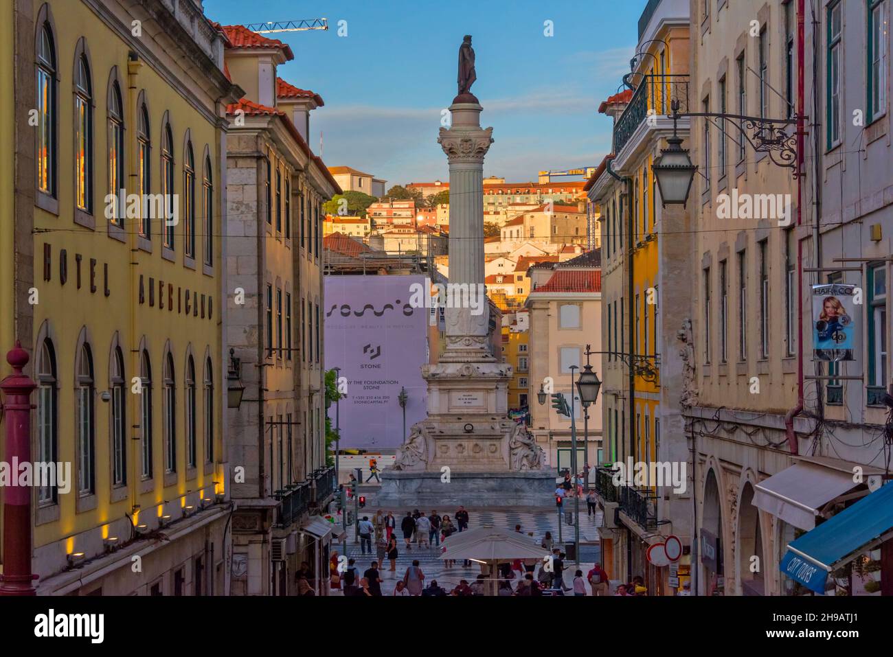 Colonna di Pedro IV nel centro di Piazza Rossio, Lisbona, Portogallo Foto Stock