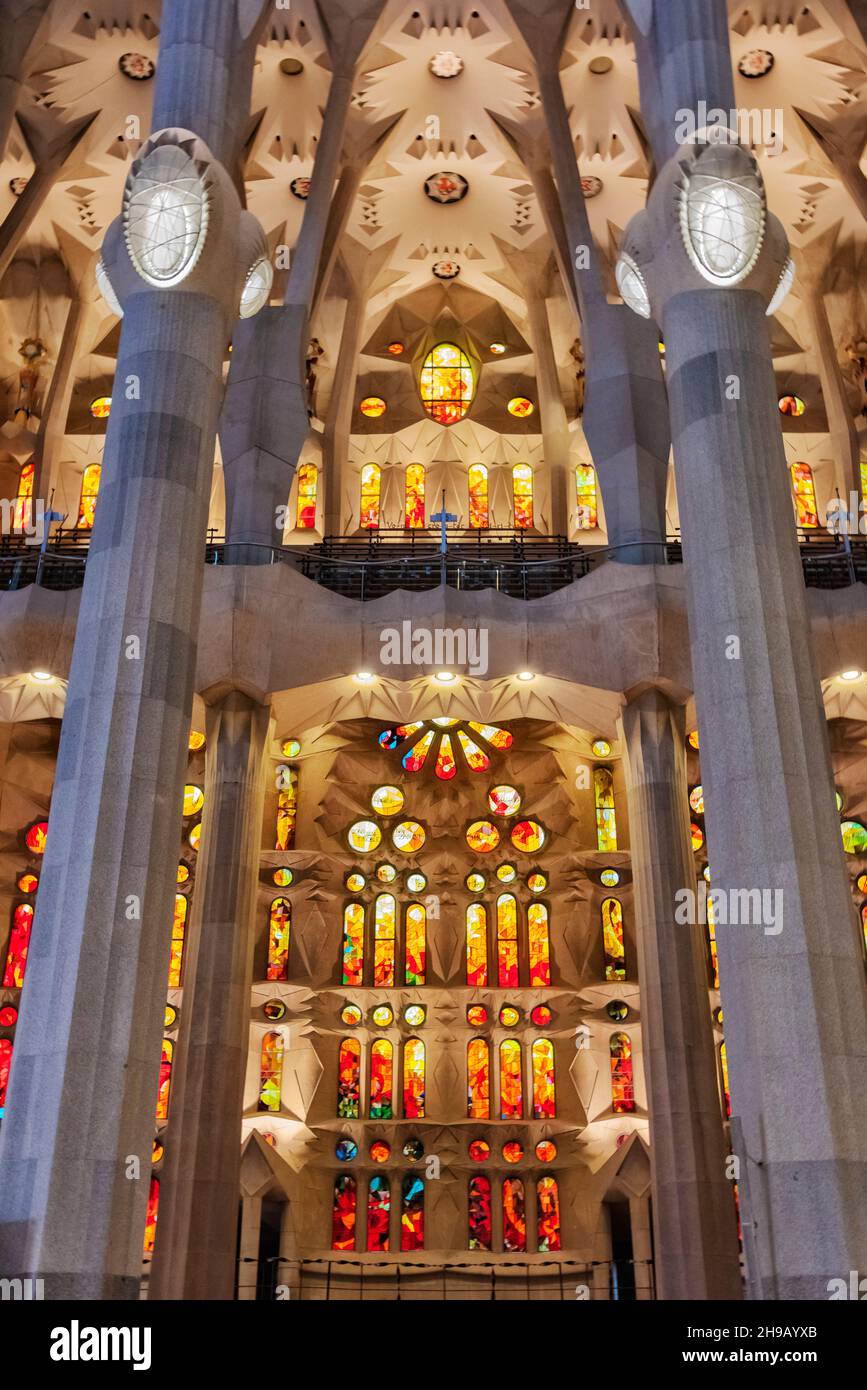 Interno della Sagrada Familia di Gaudí, Barcellona, Provincia di Barcellona, Comunità Autonoma della Catalogna, Spagna Foto Stock