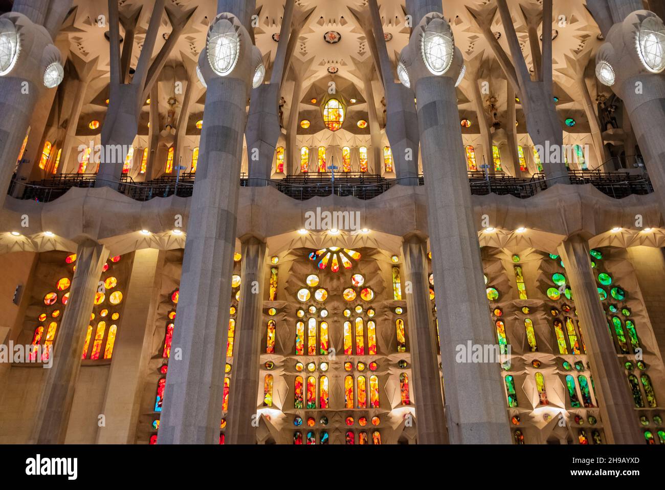 Interno della Sagrada Familia di Gaudí, Barcellona, Provincia di Barcellona, Comunità Autonoma della Catalogna, Spagna Foto Stock