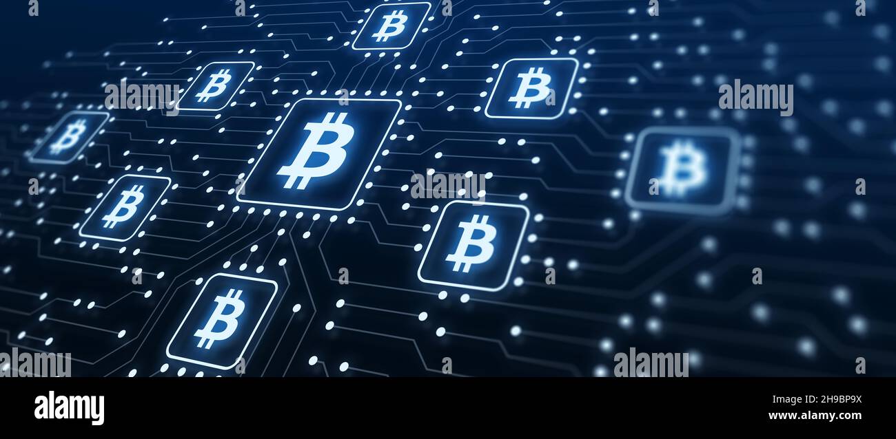 Bitcoin criptatura e illustrazione blockchain con simbolo della criptovaluta nel circuito elettronico. Potenza di elaborazione, investimento. Foto Stock