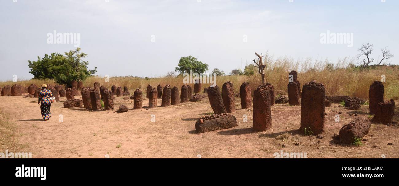 I cerchi di pietra di Senegambia a Wassu sono un sito patrimonio dell'umanità dell'UNESCO. Si ritiene che le pietre risalano dal 300 a.C. al 1600s. Foto Stock