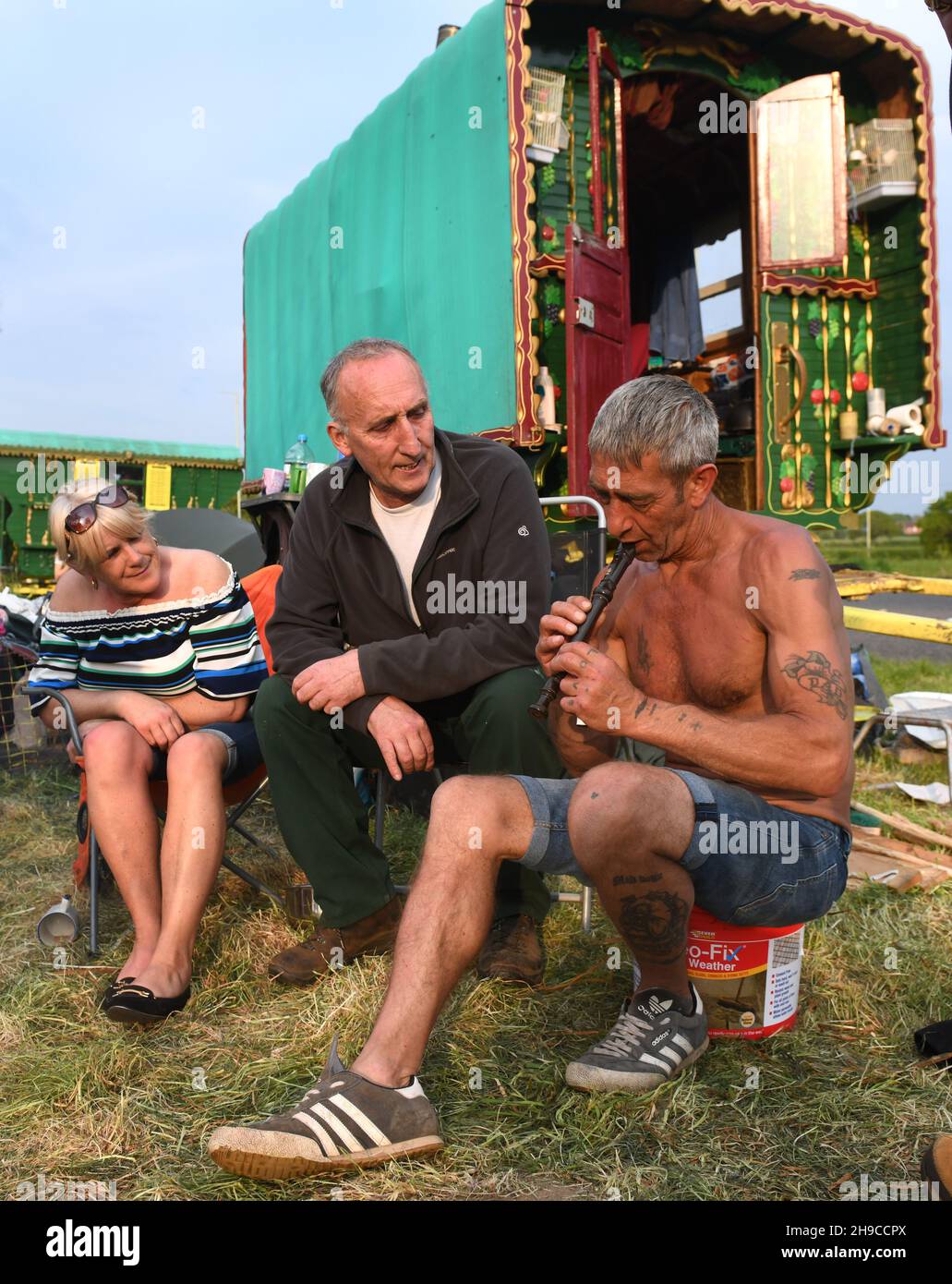 La famiglia Romany Travellers' si riunisce vicino a Telford. Foto Stock