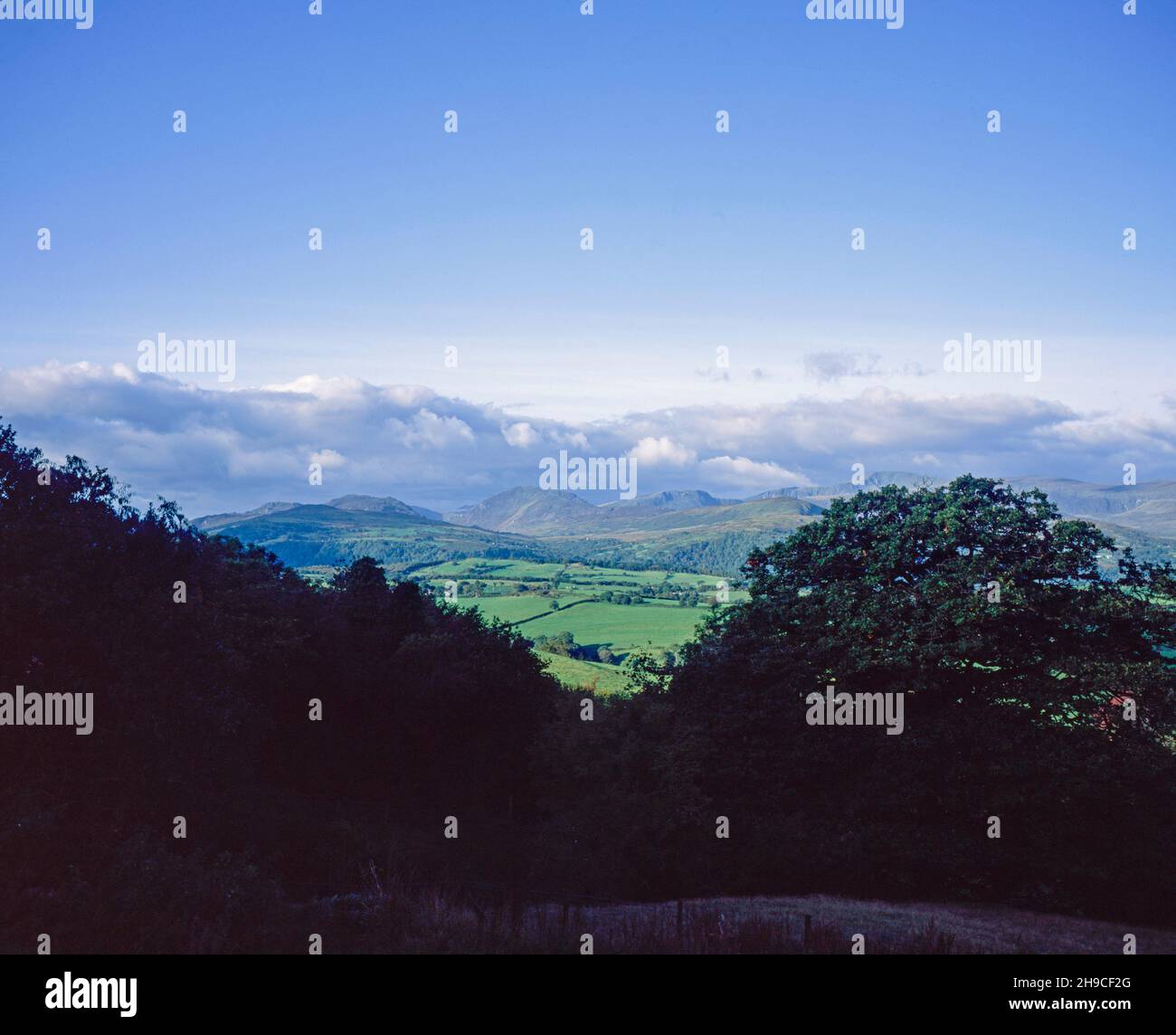 Una vista lungo la Conwy Valley Snowdonia North Wales Foto Stock