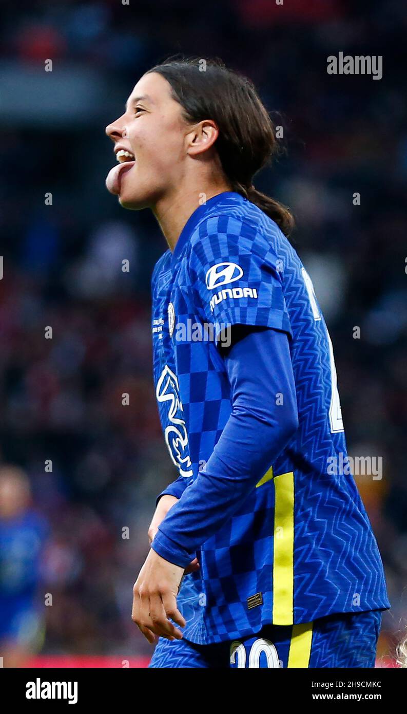 LONDRA, Inghilterra - DICEMBRE 05:Chelsea Women Sam Kerr celebra il suo obiettivo durante la finale 2021 della Coppa delle Donne Vitality fa tra Arsenal e Chelsea a Wem Foto Stock