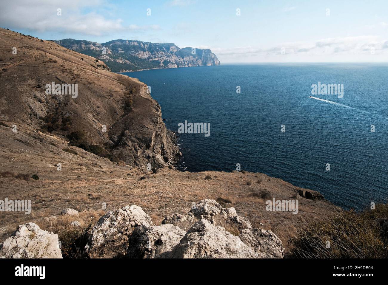 Crimea. Balaclava.Ottobre 2010. Vista sul mare dalla montagna Foto Stock