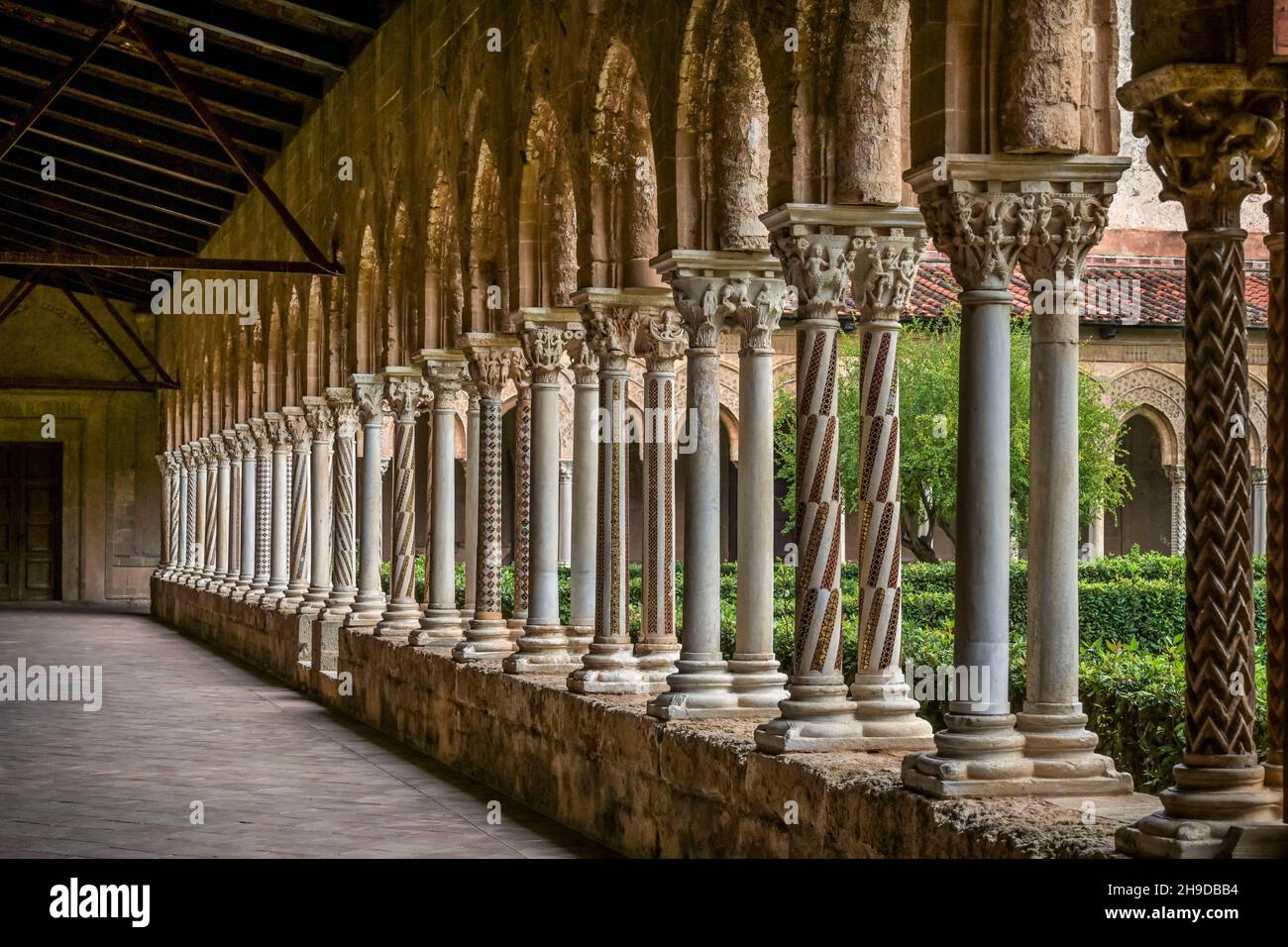 Kreuzgang, Benediktinerkloster, Kathedrale Santa Maria Nuova, Monreale, Sizilien, Italien Foto Stock