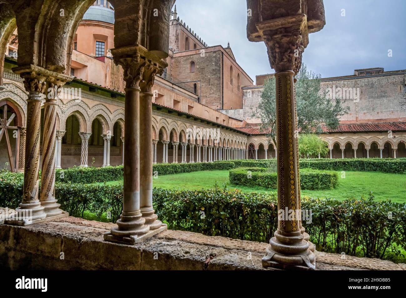 Kreuzgang, Benediktinerkloster, Kathedrale Santa Maria Nuova, Monreale, Sizilien, Italien Foto Stock