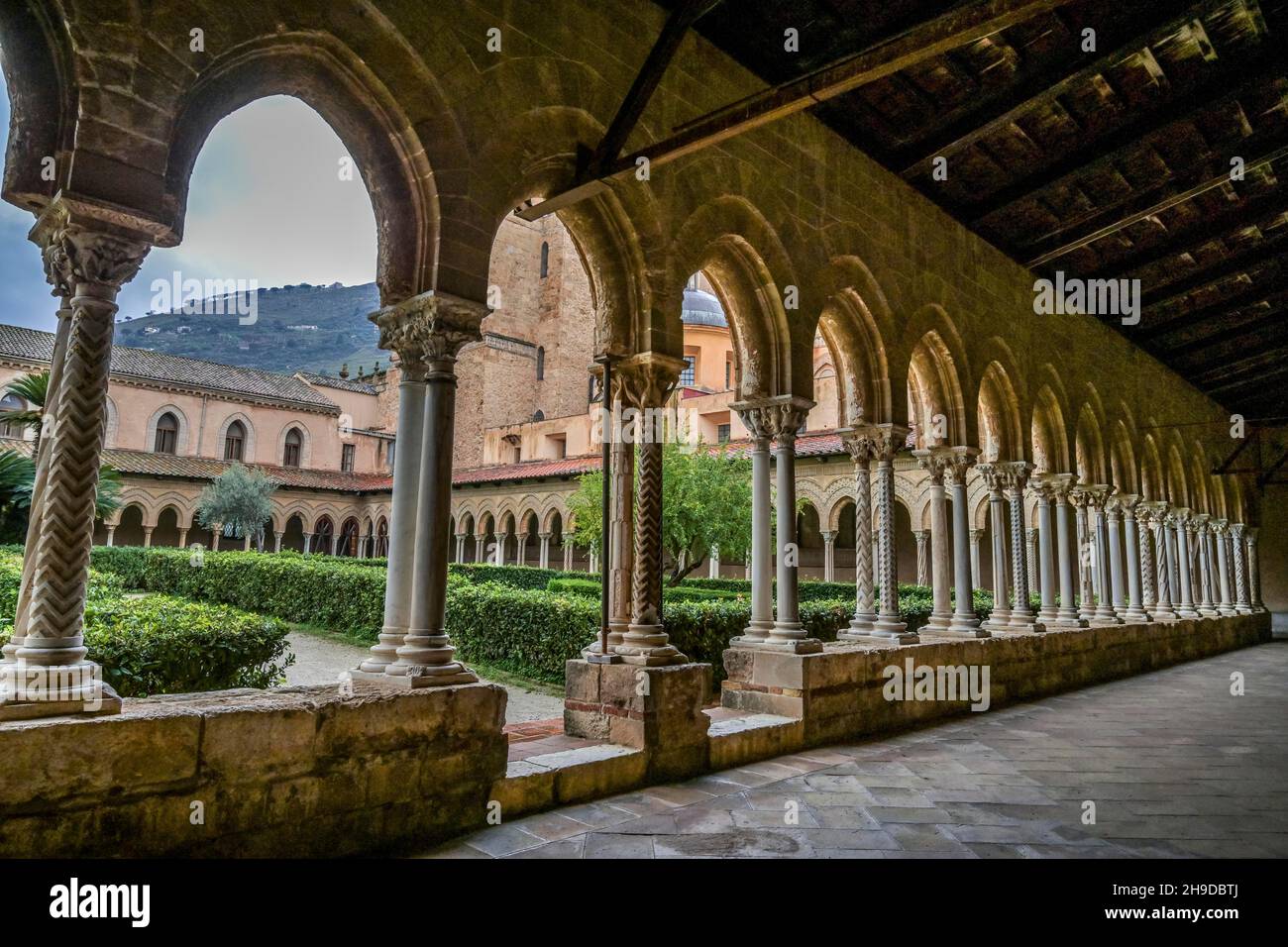Kreuzgang, Benediktinerkloster, Kathedrale Santa Maria Nuova, Monreale, Sizilien, Italien Foto Stock