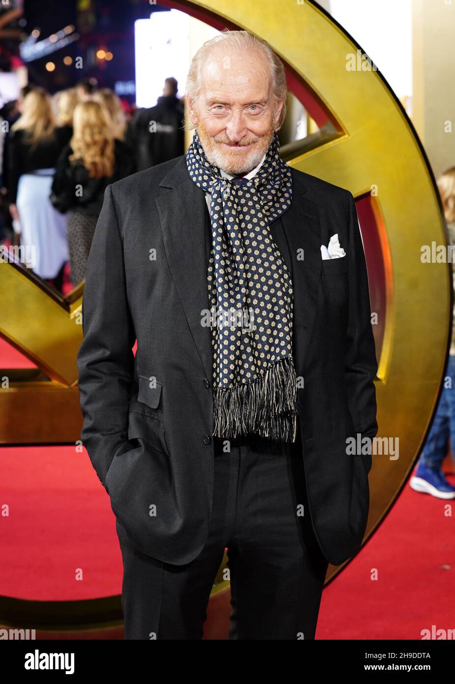 Charles Dance partecipa alla prima mondiale del film, The King's Man al Cineworld Leicester Square, Londra. Data foto: Lunedì 6 dicembre 2021. Foto Stock