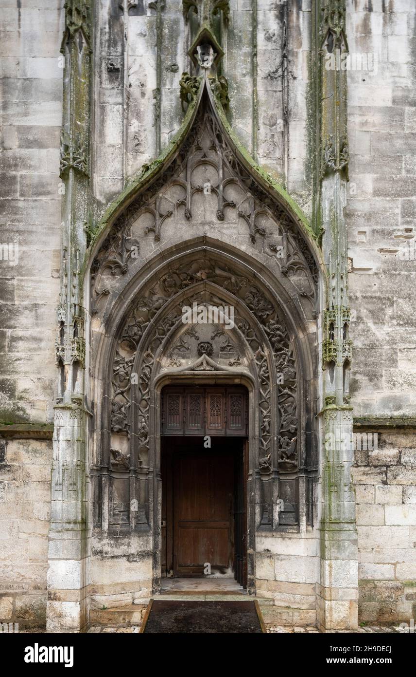 Chaumont, Basilika St-Jean-Baptiste, Portal am südlichen Querhaus Foto Stock