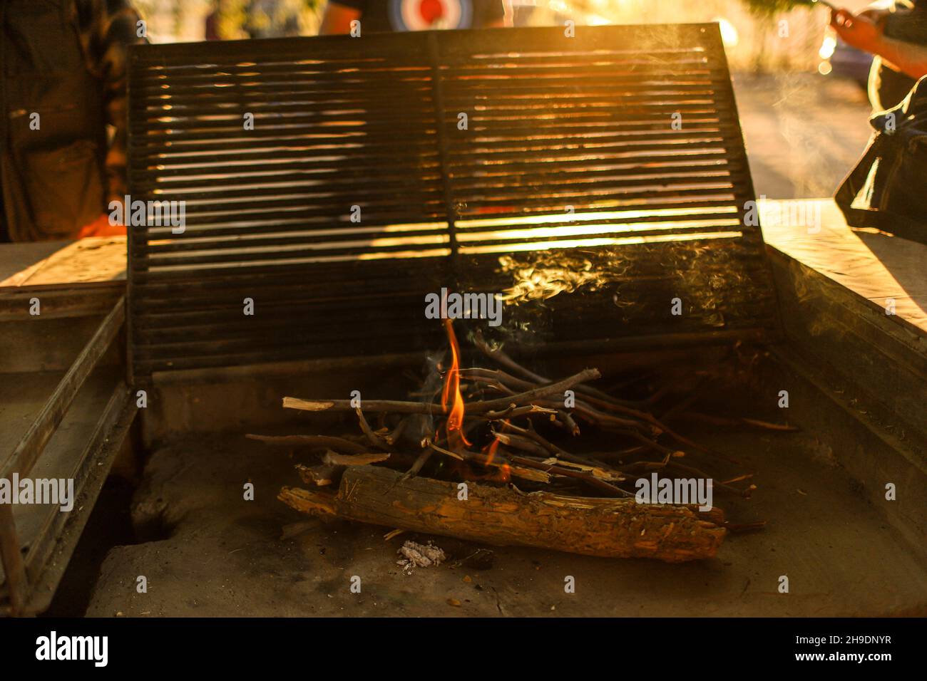 La rock band Maquina 501 suonò presso la casa di campagna El Manantial nella zona rurale di Hermosillo il 5 dicembre 2021. Urban Rock, Country Rock, Folk Rock, Rock è spagnolo, alternative rock, Roccia indie in Hermosillo .... (Foto di Luis Gutierrez / Norte Foto). La banda de rock Maquina 501 tocando en el campestre El Manantial del area rurale de Hermosillo el 5 de diciembre 2021 . Rock urbano, Country Rock, Folk Rock, Rock es español, Rock alternativo, Indie rock.en Hermosillo....(Foto di Luis Gutierrez / Norte Foto). Foto Stock