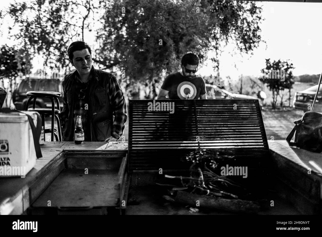 La rock band Maquina 501 suonò presso la casa di campagna El Manantial nella zona rurale di Hermosillo il 5 dicembre 2021. Urban Rock, Country Rock, Folk Rock, Rock è spagnolo, alternative rock, Roccia indie in Hermosillo .... (Foto di Luis Gutierrez / Norte Foto). La banda de rock Maquina 501 tocando en el campestre El Manantial del area rurale de Hermosillo el 5 de diciembre 2021 . Rock urbano, Country Rock, Folk Rock, Rock es español, Rock alternativo, Indie rock.en Hermosillo....(Foto di Luis Gutierrez / Norte Foto). Foto Stock