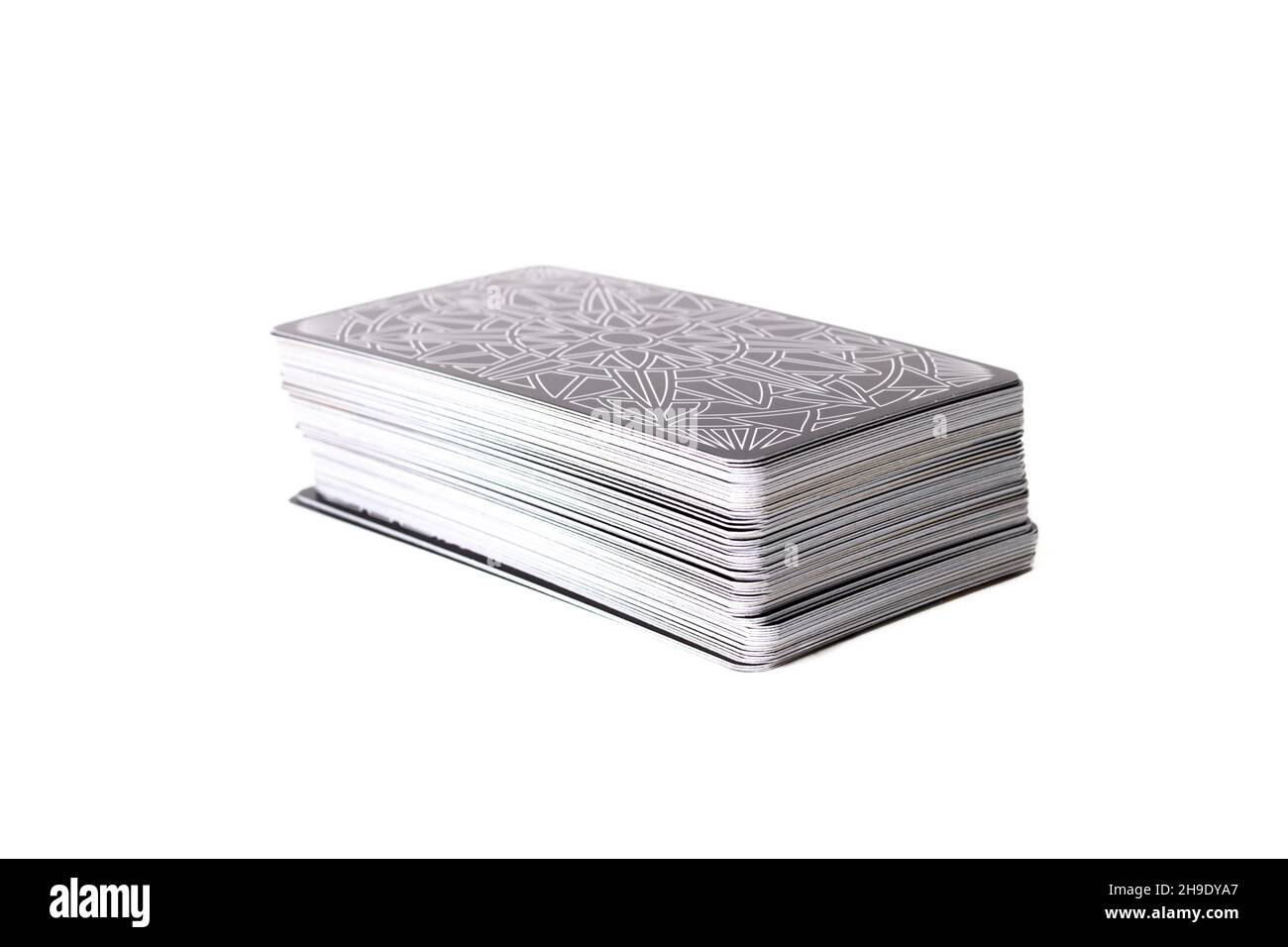 Bielorussia, Novopolotsk - 27 novembre 2021: Mazzo di carte tarocchi isolato su bianco Foto Stock